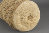 Wishram%20artist%2C%20%3Cb%3E%3Ci%3E%20Cylinder%20Bag%3C%2Fi%3E%3C%2Fb%3E%2C%201900%2C%20yarn%20and%20cornhusk%2C%20The%20Elizabeth%20Cole%20Butler%20Collection%2C%20no%20known%20copyright%20restrictions%2C%202012.92.4